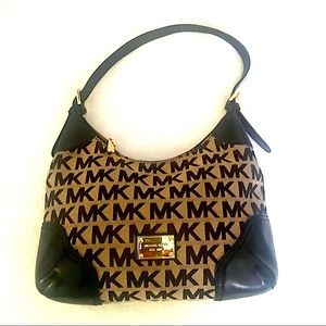 Truly awesome Michael Kors handbag